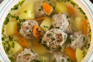 Рецепт здоровой пищи - суп с фрикадельками
