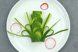 Как сделать овощное оформление: фигура Бамбук