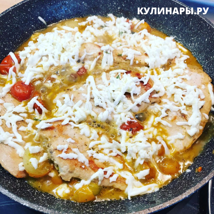Рецепт сочного куриного филе с помидорами на сковородке 7